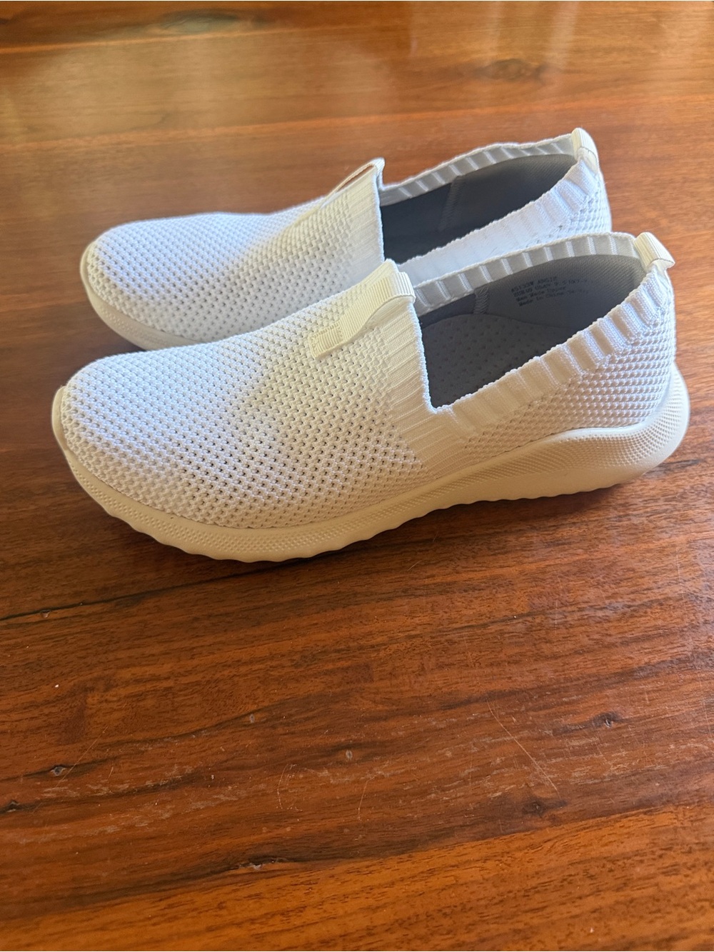 Aetrex Women’s 9.5 White Knit Slip On Walking Shoes Comfort Sneakers